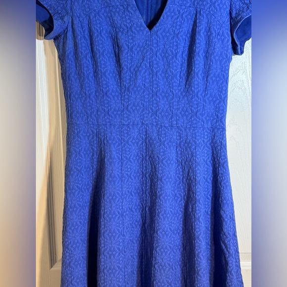 NANETTE LEPORE DRESS FIT &‎ FLARE BACK ZIP SS V NECK TEXTURED BRUNCH OFFICE - Picture 3 of 12